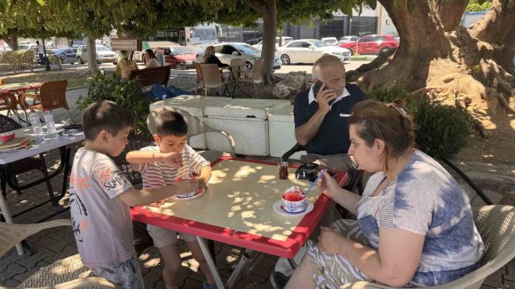 ADANA’DA HAVA SICAKLIKLARININ YÜKSELMESİYLE ’BİCİ BİCİ’ SATIŞLARI BAŞLADI