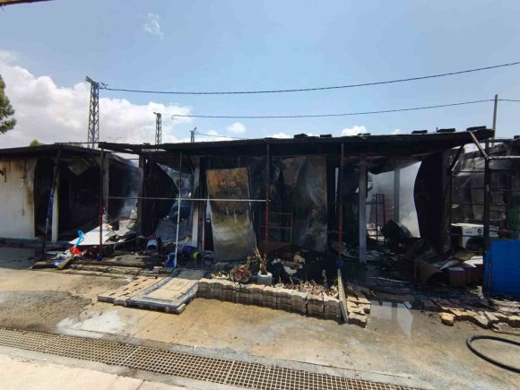 İSKENDERUN’DA KONTEYNER YANGINI KORKUTTU