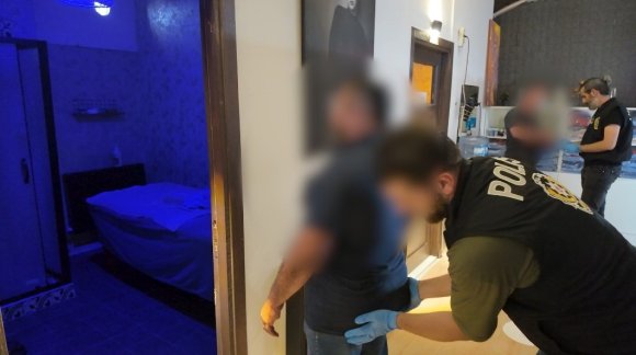 ISPARTA’DA MASAJ SALONLARINA FUHUŞ OPERASYONUNDA 2 TUTUKLAMA