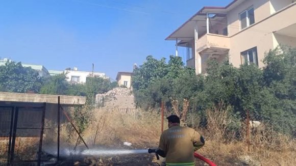 KIRIKHAN’DA BAHÇE YANGINI