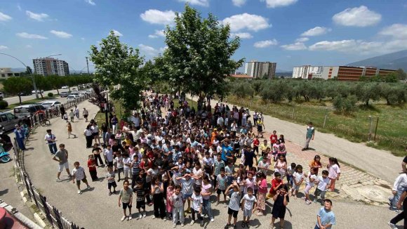 KARNE ŞENLİĞİNDE İTFAİYEDEN SERİNLETEN SÜRPRİZ