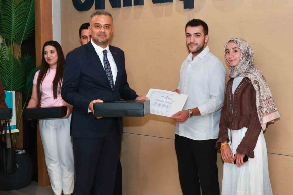 ONİKİŞUBAT BELEDİYESİ EVLİLİK OKULU’NUN İLK MEZUNLARI SERTİFİKALARINI ALDI