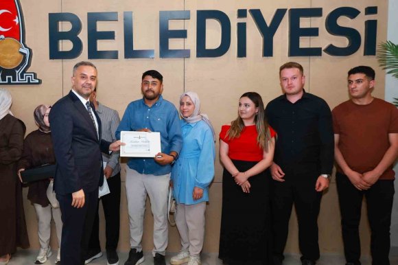 ONİKİŞUBAT BELEDİYESİ EVLİLİK OKULU’NUN İLK MEZUNLARI SERTİFİKALARINI ALDI