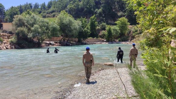 ALARA ÇAYI’NDA KAYBOLAN GENCİ ARAMA ÇALIŞMALARI 17’NCİ GÜNÜNDE SÜRÜYOR