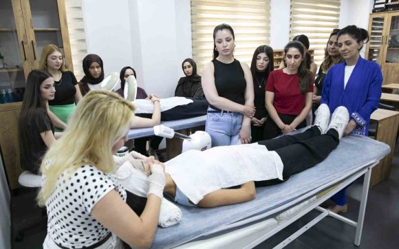 MERCEK’TEN GENÇLERE MESLEK VE KARİYER DESTEĞİ