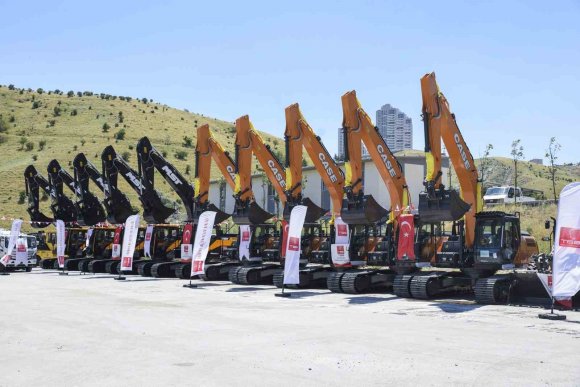 TBB, 121 BELEDİYEYE YENİ HİZMET ARAÇLARINI TESLİM ETTİ