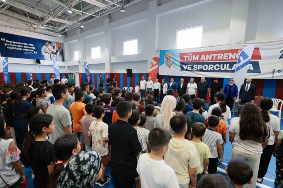 YÜREĞİR BELEDİYESİ YAZ SPOR OKULLARI COŞKUYLA BAŞLADI