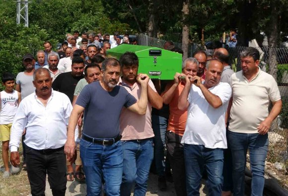 MERSİN’DE ACI OLAY: DOĞUM GÜNÜNDE HAYATINI KAYBETTİ, NİKAH GÜNÜ DEFNEDİLDİ