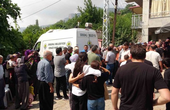 MERSİN’DE ACI OLAY: DOĞUM GÜNÜNDE HAYATINI KAYBETTİ, NİKAH GÜNÜ DEFNEDİLDİ