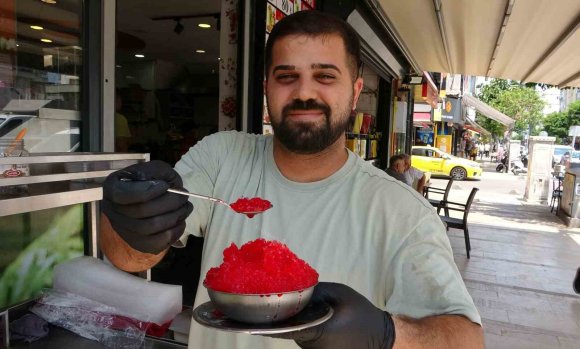 SICAK VE NEMİN BASTIRDIĞI MERSİN’DE VATANDAŞLAR BİCİ BİCİYLE SERİNLİYOR