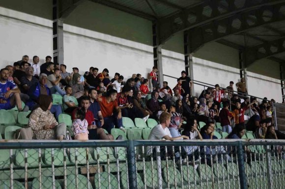 HATAY’DA 38.ERHAN AKSAY FUTBOL TURNUVASI 53 TAKIMIN KATILIMIYLA SÜRÜYOR