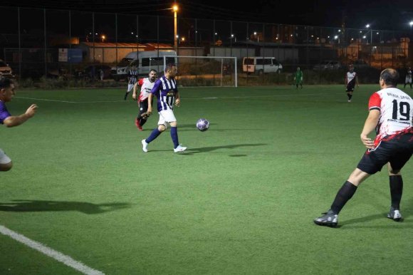 HATAY’DA 38.ERHAN AKSAY FUTBOL TURNUVASI 53 TAKIMIN KATILIMIYLA SÜRÜYOR
