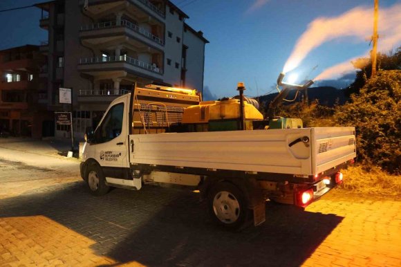 HATAY BÜYÜKŞEHİR BELEDİYESİ İL GENELİNDE İLAÇLAMA ÇALIŞMALARINA ARALIKSIZ DEVAM EDİYOR