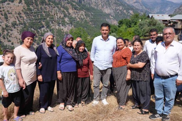 BAŞKAN ATLI, KIRSAL MAHALLEDE VATANDAŞLARLA BULUŞTU