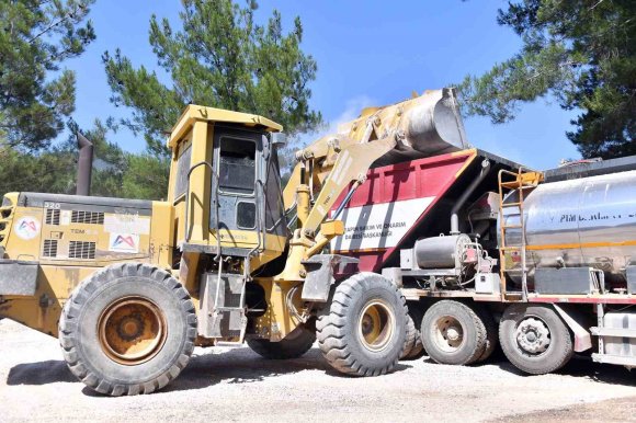 SİLİFKE’DE KIRSAL ULAŞIMI RAHATLATAN YOL ÇALIŞMASI TAMAMLANDI