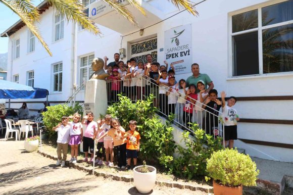 SAPADERE İPEK EVİ’NE ZİYARETÇİ AKINI