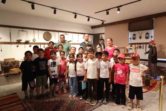 SAPADERE İPEK EVİ’NE ZİYARETÇİ AKINI