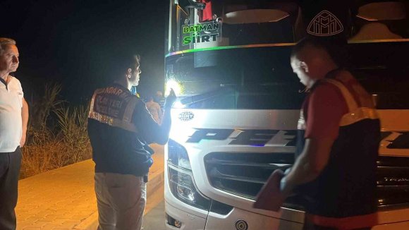 ALANYA’DA YOLUN KARŞISINA GEÇERKEN YOLCU OTOBÜSÜNÜN ÇARPTIĞI YAŞLI ADAM HAYATINI KAYBETTİ