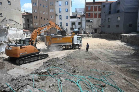 MİMAR SİNAN KATLI OTOPARK YAPIM ÇALIŞMALARI BAŞLADI