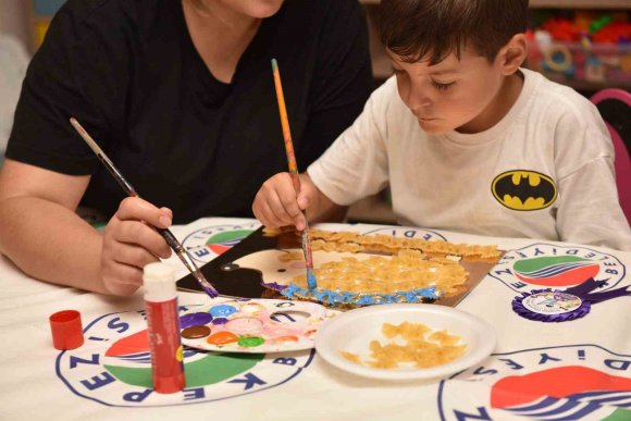KEPEZ’DE MİNİK ELLER SANATLA BULUŞUYOR