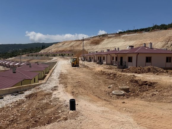 ŞENKÖY’DE AFET KONUTLARI TAMAMLANMA AŞAMASINA GELDİ