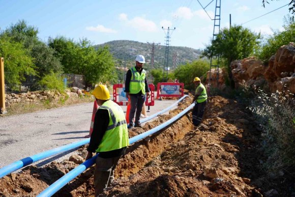 SİLİFKE’DE 30 YILLIK SU DEPOSU YENİLENDİ, 2 BİN 100 METRELİK HAT TAMAMLANDI