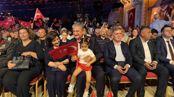ADANA’DA 15 TEMMUZ’UN 10. YILINDA DEMOKRASİ NÖBETİ TUTULDU