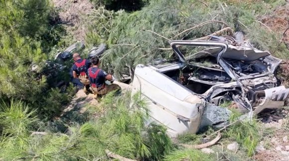 ANTAKYA’DA HURDAYA DÖNEN KAMYONUN SÜRÜCÜSÜ YARALANDI
