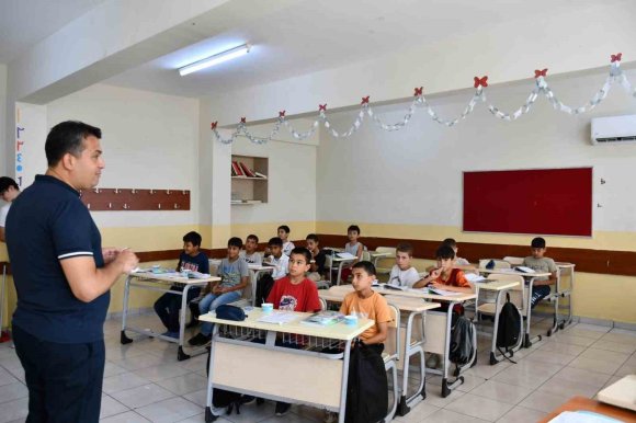 DÖRTYOL’DA YAZ KURAN KURSLARINA ÇOCUKLARDAN İLGİ