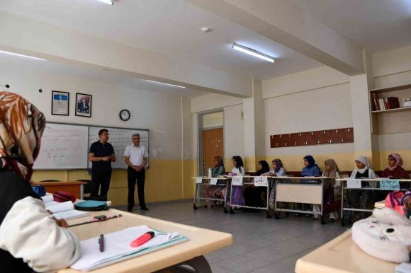 DÖRTYOL’DA YAZ KURAN KURSLARINA ÇOCUKLARDAN İLGİ