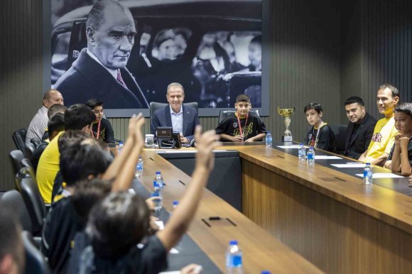 BAŞKAN SEÇER: "AMACIMIZ ’BASKETBOL ŞEHRİ’ HÜVİYETİNİ MERSİN’E TEKRAR KAZANDIRMAK"