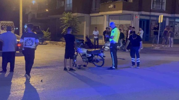 OSMANİYE’DE OTOMOBİLİN ÇARPTIĞI MOTOSİKLET SÜRÜCÜSÜ YARALANDI