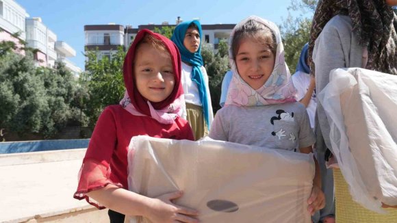 ALANYA BELEDİYESİ’NDEN KUR’AN KURSLARINA 800 RAHLE DESTEĞİ