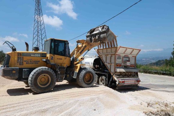 HBB, DEFNE DÖVER MAHALLESİ’NDE YOL ÇALIŞMASINA BAŞLADI