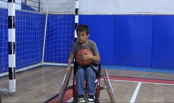 OSMANİYE’DE TECRÜBELİ BASKETBOLCULAR, GELECEĞİN YILDIZLARINA YOL GÖSTERİYOR