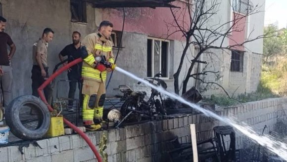 ANTAKYA’DA YAŞANAN YANGINDA MOTOSİKLET KULLANILMAZ HALE GELDİ
