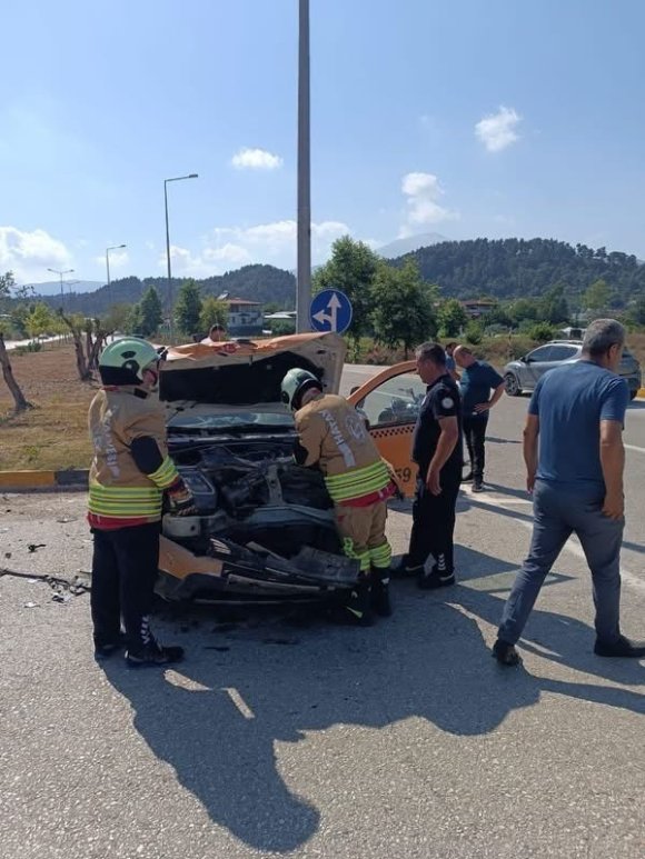 YAYLADAĞI’NDA TRAFİK KAZASI:6 YARALI