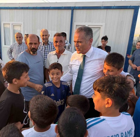 ANTAKYA’DA KONTEYNER KENTLERDEN TAHLİYE SÜRECİYLE İLGİLİ BİLGİLENDİRMELER DEVAM EDİYOR