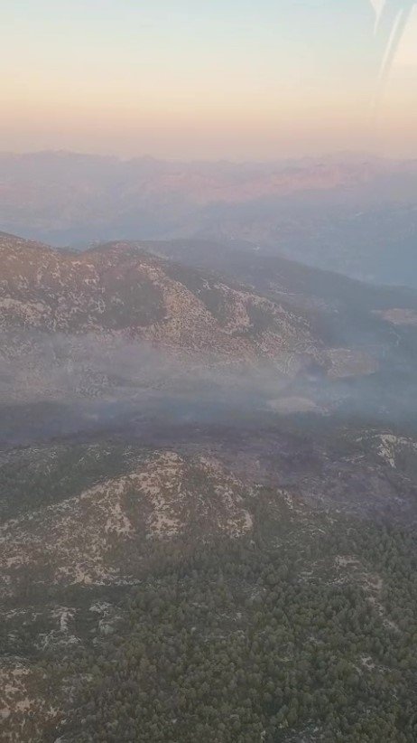 ANTALYA’DAKİ ORMAN YANGINI KONTROL ALTINA ALINDI
