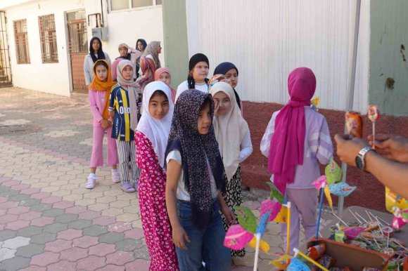 ONİKİŞUBAT BELEDİYESİ’NDEN YAZ KUR’AN KURSLARINA ANLAMLI DESTEK