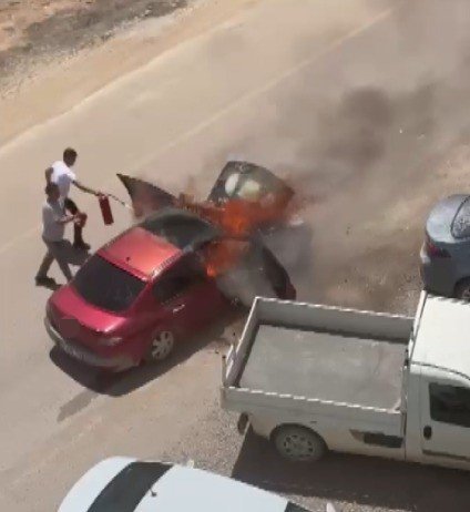 KAHRAMANMARAŞ’TA OTOMOBİL YANGINI