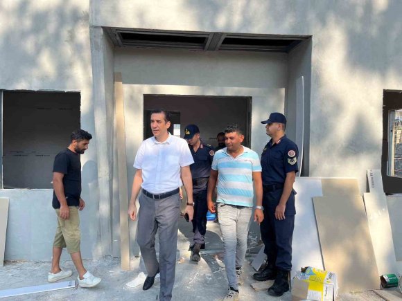 KAYMAKAM TOPSAKALOĞLU, TEKELİ JANDARMA SOSYAL TESİSLERİ İNŞAATINI İNCELEDİ
