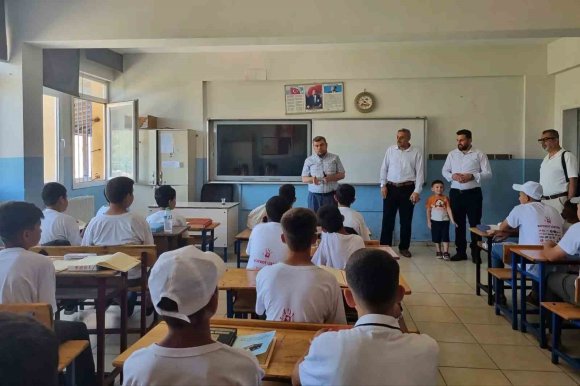 ALTINÖZÜ’NDE ÇOCUKLARDAN KURAN KURSUNA YOĞUN İLGİ
