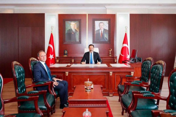 VALİ MASATLI, ERZİN’DE TEMASLARDA BULUNDU