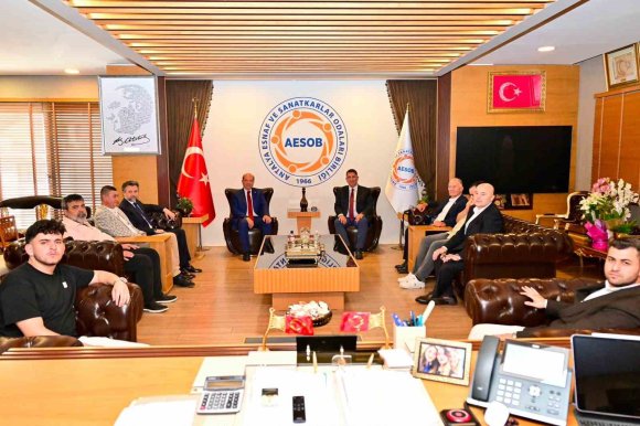 ERSİN TATAR: "TÜRKİYE İLE KKTC ARASINDAKİ KARDEŞLİĞİN EN GÜÇLÜ TEMSİLCİLERİNDEN BİRİ ESNAFTIR"