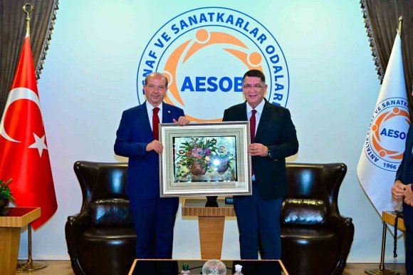 ERSİN TATAR: "TÜRKİYE İLE KKTC ARASINDAKİ KARDEŞLİĞİN EN GÜÇLÜ TEMSİLCİLERİNDEN BİRİ ESNAFTIR"