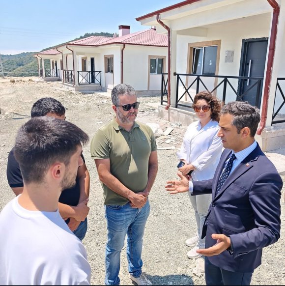 BALLIÖZ MAHALLESİ’NDE KÖY KONUTLARINCA ÇALIŞMALAR SÜRÜYOR