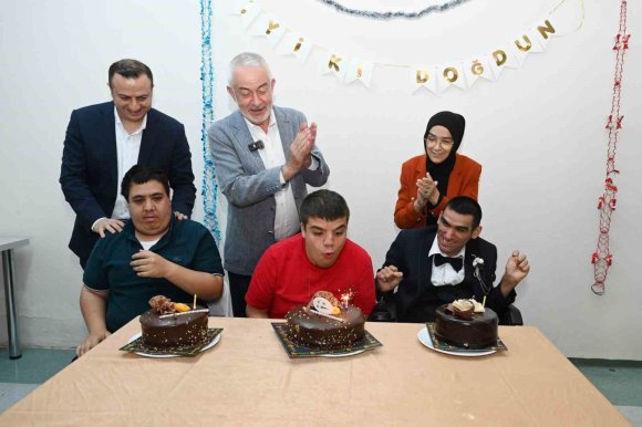BAŞKAN BAŞDEĞİRMEN, ENGELLİ ÖĞRENCİLERİN DOĞUM GÜNÜ SEVİNCİNE ORTAK OLDU