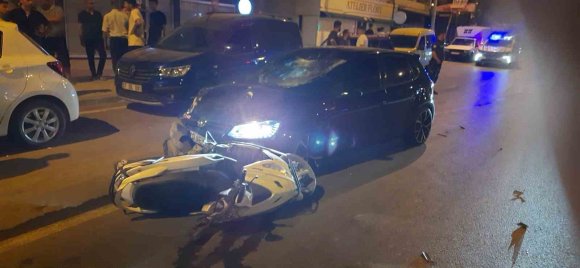 ANTALYA’DA OTOMOBİL İLE MOTOSİKLETİN ÇARPIŞTIĞI KAZADA 1 KİŞİ YARALANDI