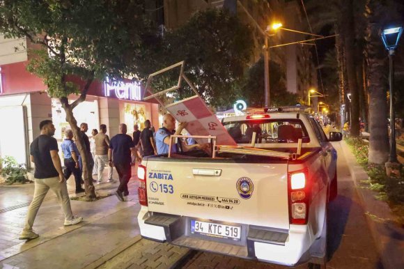 BÜYÜKŞEHİR ZABITASINDAN KALDIRIM İŞGALLERİNE SIKI DENETİM